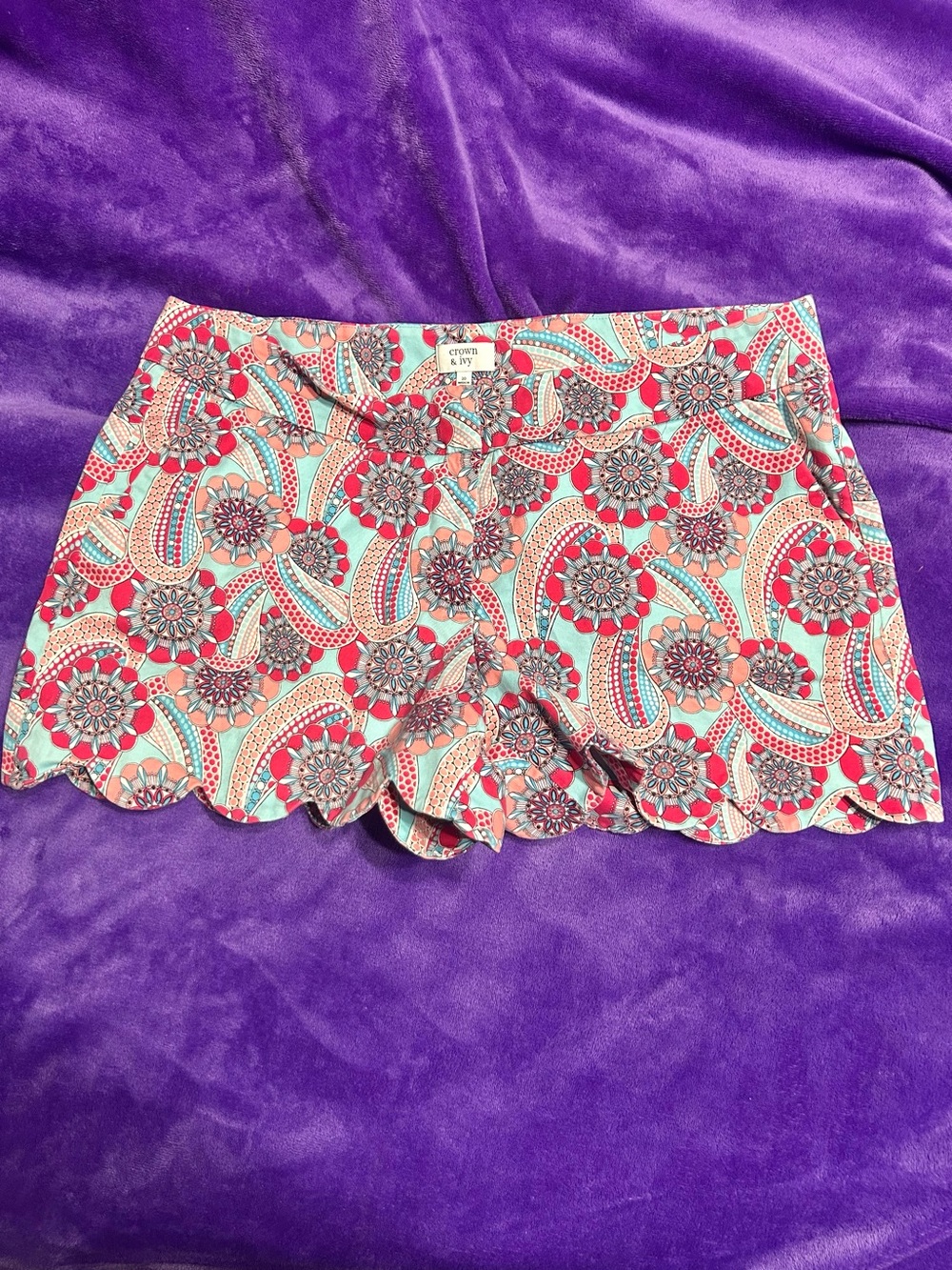 crown & ivy Coral and Teal Scalloped Hem Printed Women's Shorts